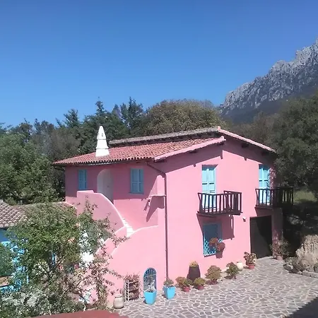 Lantgård Camisadu Oliena