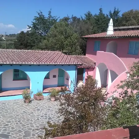 Camisadu Farm stay *